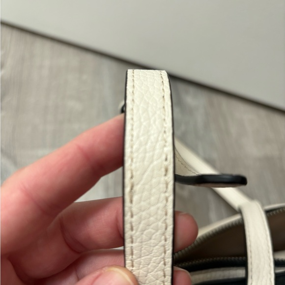 Marc Jacobs soft box 20 cross body in Ivory. - Picture 7 of 9